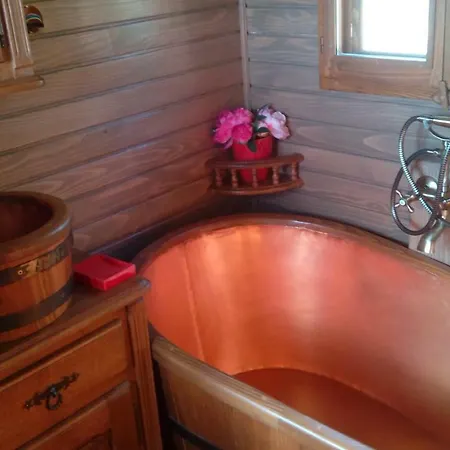 La Nanou'che Bed & Breakfast Le Cailar